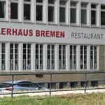 Fassade des Künstlerhauses Bremen mit den Schriftzügen Restaurant und Galerie